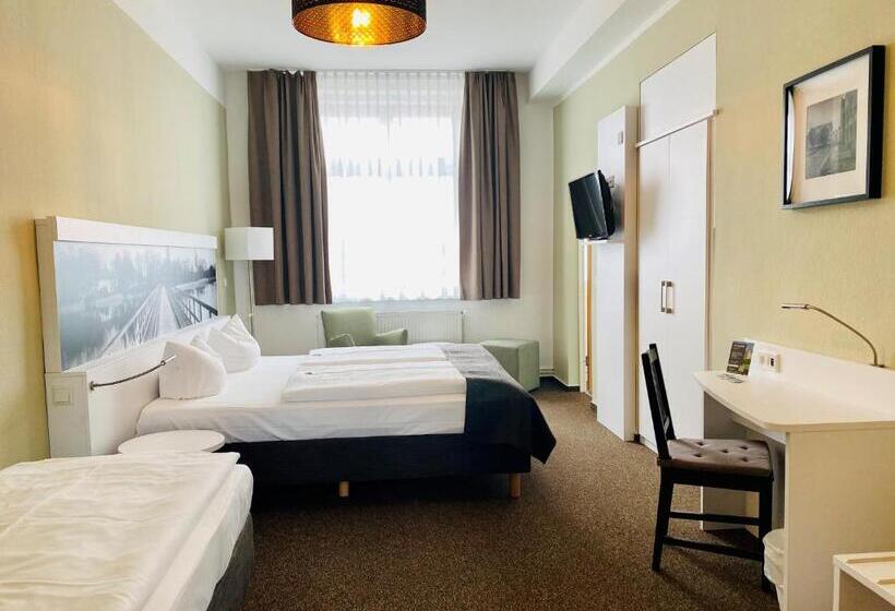 غرفة عائلية, Am Schlosspark