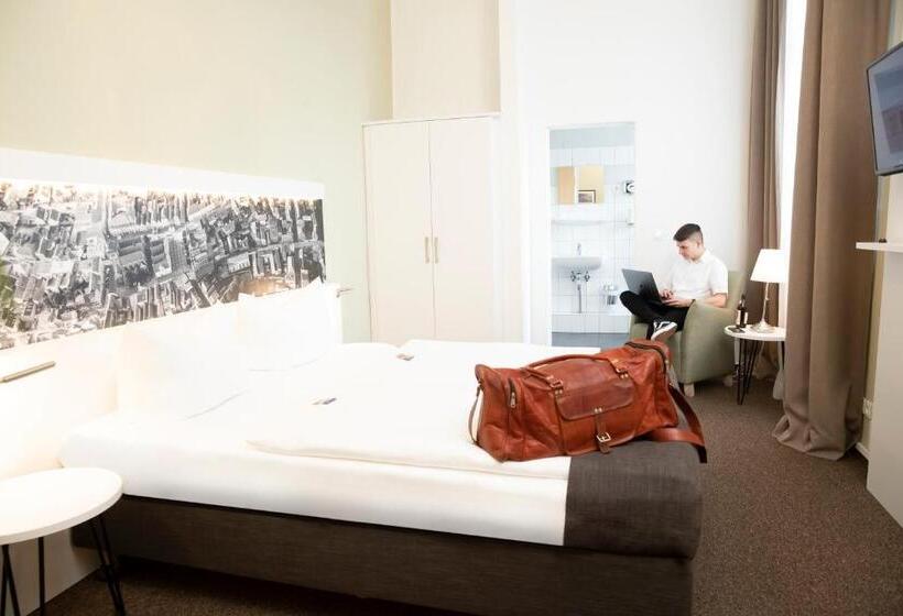 غرفة قياسية, Am Schlosspark