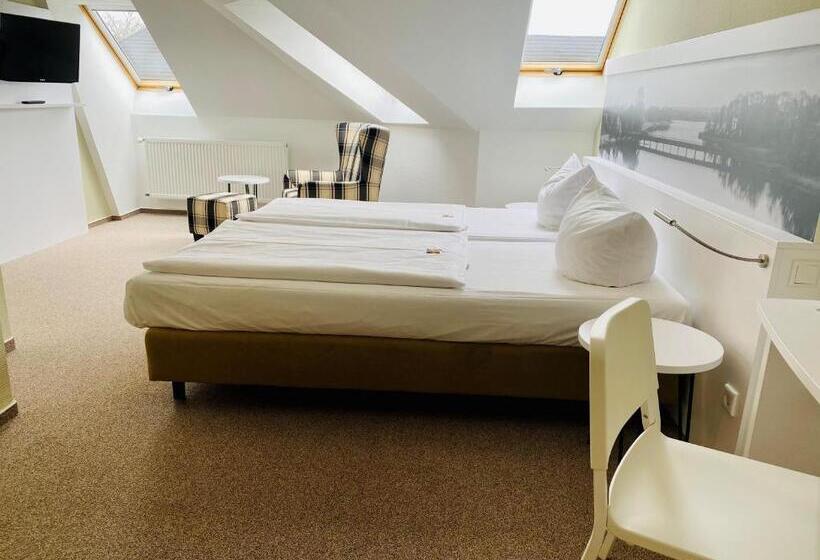 غرفة قياسية, Am Schlosspark