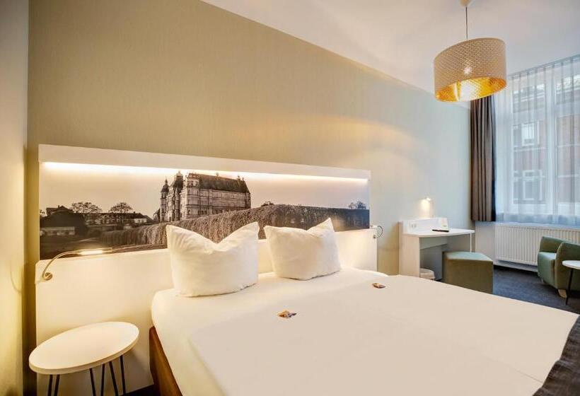 غرفة قياسية, Am Schlosspark