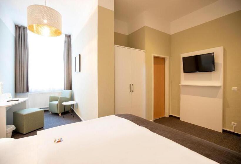 غرفة قياسية, Am Schlosspark