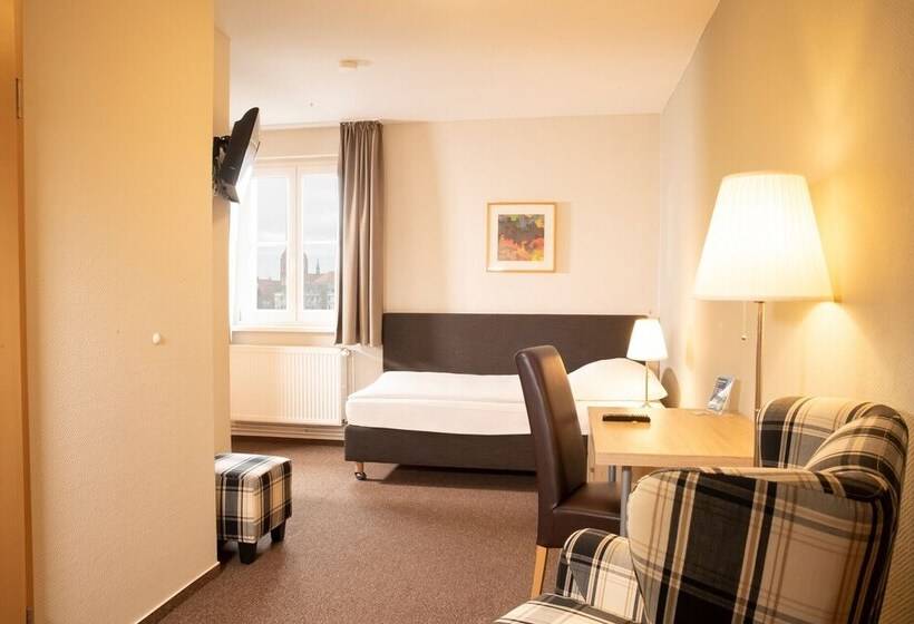 غرفة إقتصادية فردية, Am Schlosspark