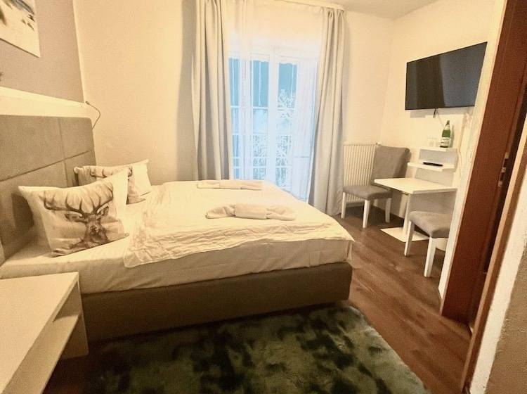 Номер Стандарт Вид на Озеро, Strandhotel Vier Jahreszeiten Buckow