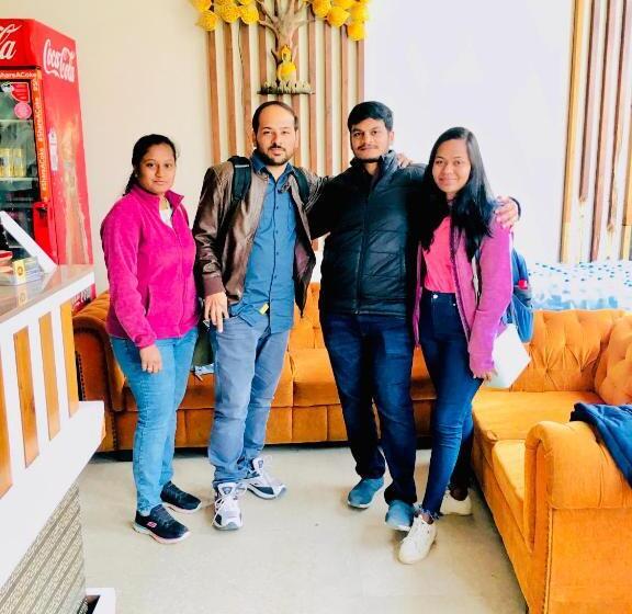 エコノミールーム, Avista