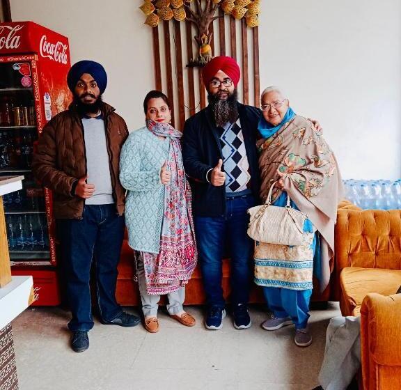 スイート（家族用）, Avista