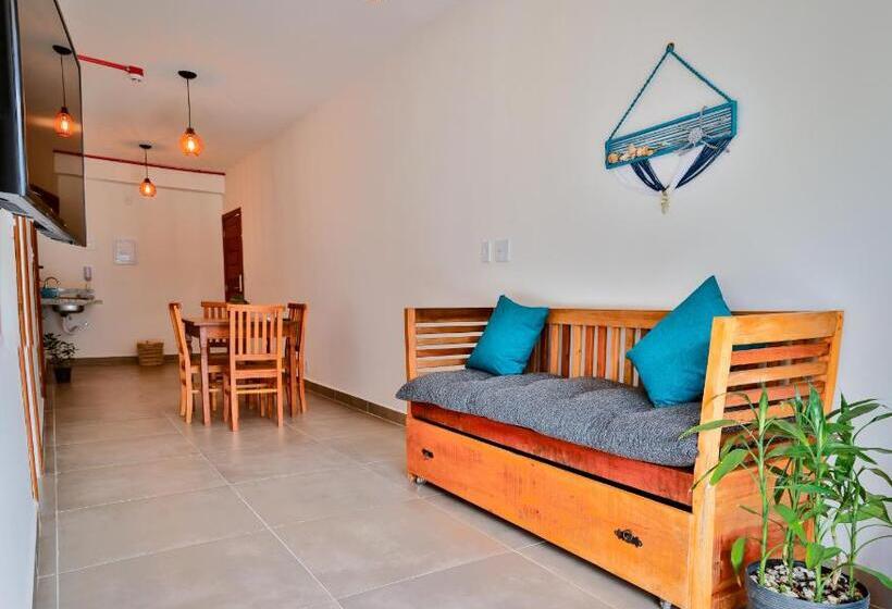 سوییت خانوادگی, Mandala Beach