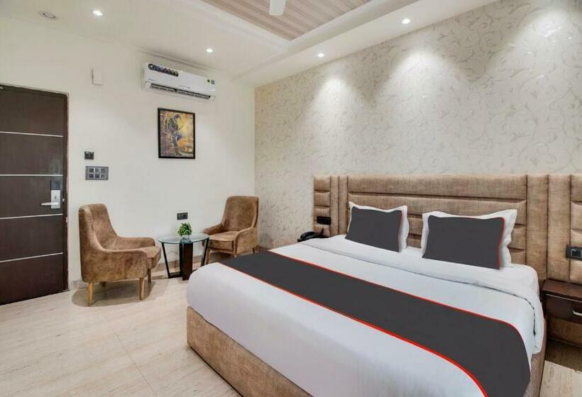 三人经典房间, Super Collection O Bareilly Near Satellite Bus Stand Formerly Amber Heights