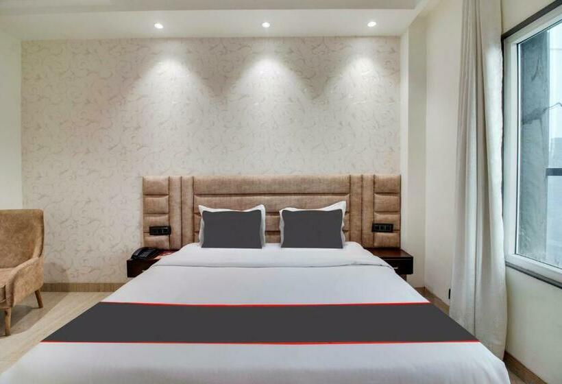 トリプルクラシックルーム, Super Collection O Bareilly Near Satellite Bus Stand Formerly Amber Heights