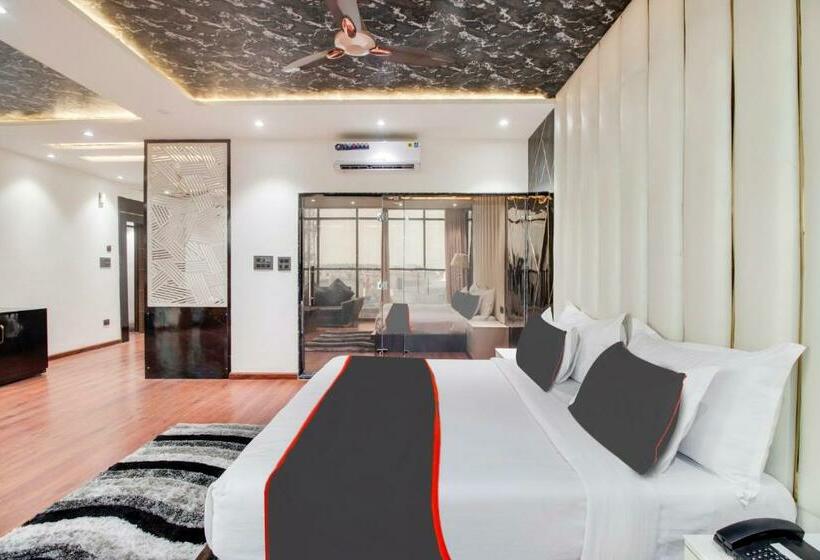 Трехместный Номер Классика, Super Collection O Bareilly Near Satellite Bus Stand Formerly Amber Heights