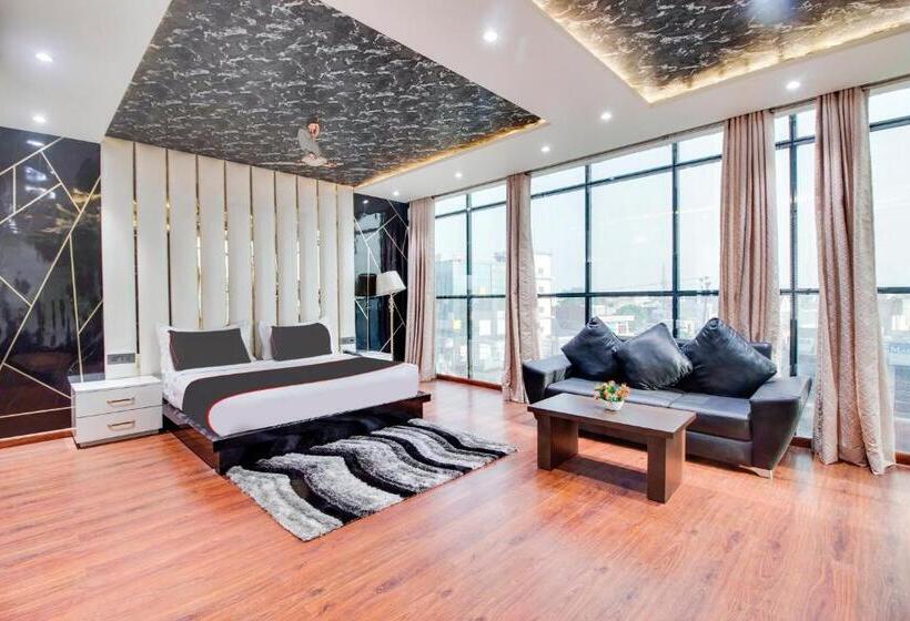 Трехместный Номер Классика, Super Collection O Bareilly Near Satellite Bus Stand Formerly Amber Heights