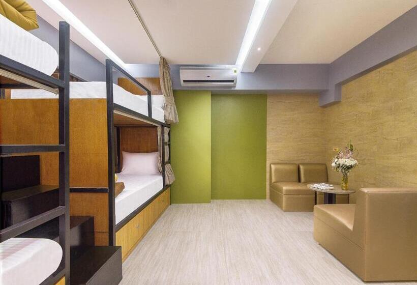 سرير فى غرفة مشتركة مزودة بحمام مشترك, City Stay