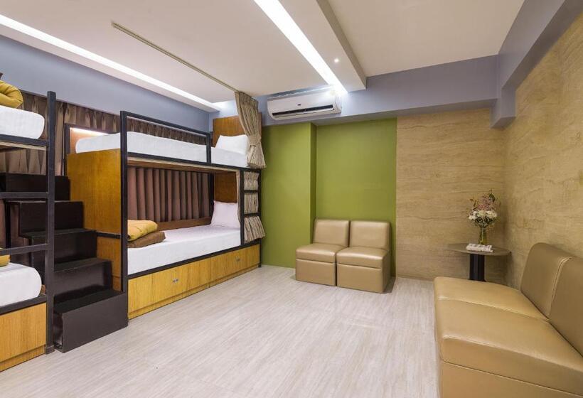 سرير فى غرفة مشتركة مزودة بحمام مشترك, City Stay
