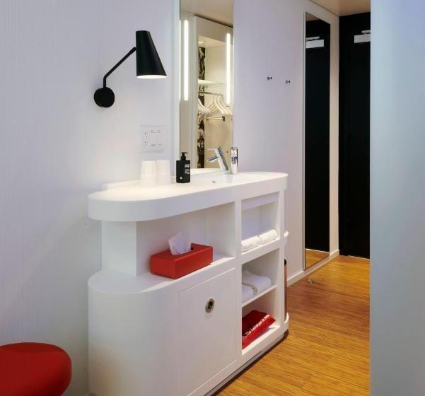 اتاق استاندارد با تخت بزرگ, Citizenm Chicago Downtown