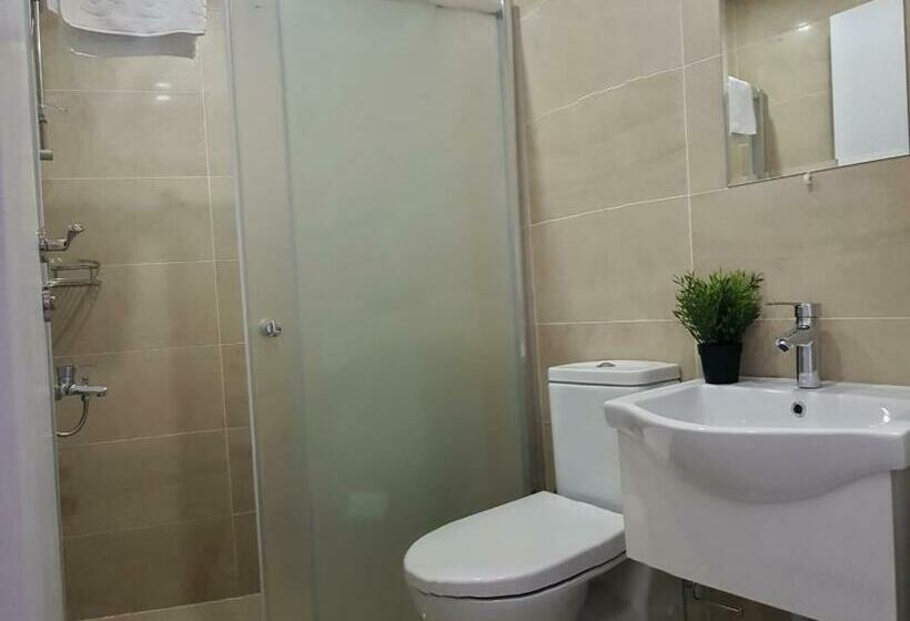 اتاق استاندارد سه نفره, Erdem Pension