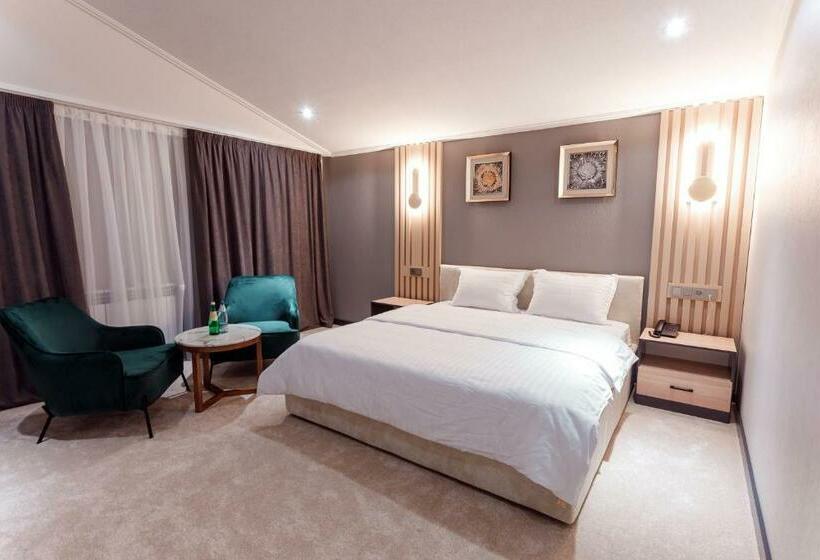 سوییت, Husma Hotel & Spa