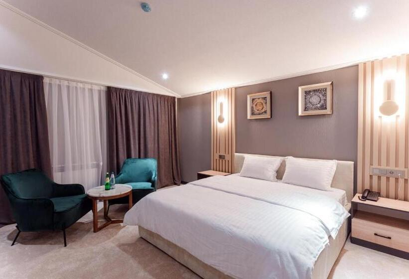 سوییت, Husma Hotel & Spa