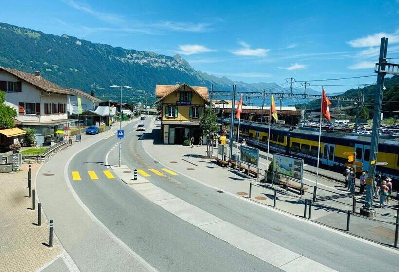 四人标准间, Christina