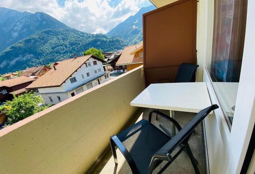 标准间带阳台, Christina