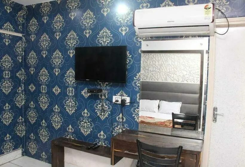 اتاق کلاسیک سه تخته, O Food Plaza