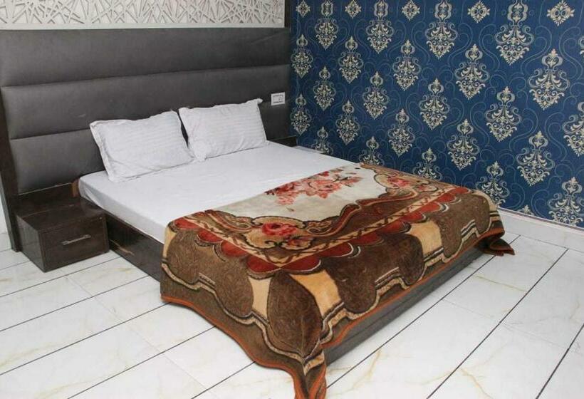 트리플 클래식 룸, O Food Plaza