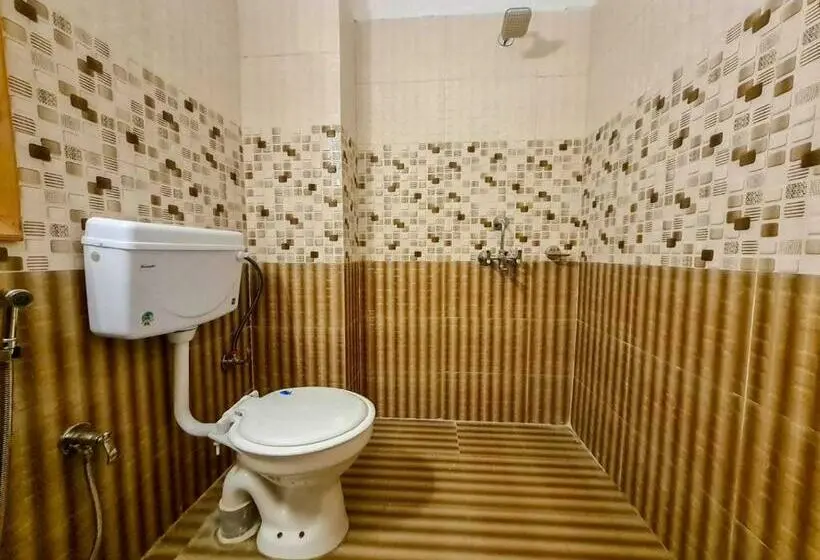 اتاق کلاسیک سه تخته, O Food Plaza