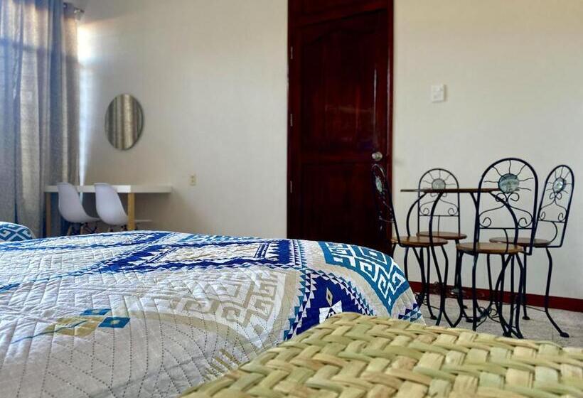 اتاق استاندارد چهارنفره با سرویس بهداشتی مشترک, Casa Cempoal