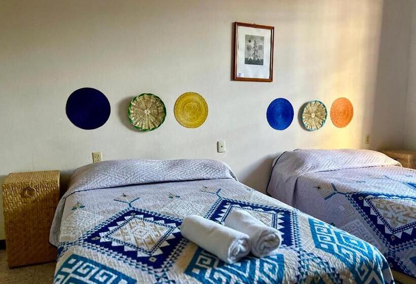 اتاق استاندارد چهارنفره با سرویس بهداشتی مشترک, Casa Cempoal