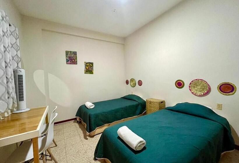 اتاق استاندارد با سرویس بهداشتی مشترک, Casa Cempoal