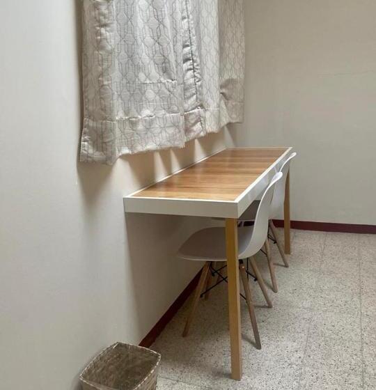 اتاق استاندارد سه تخته با سرویس بهداشتی مشترک, Casa Cempoal