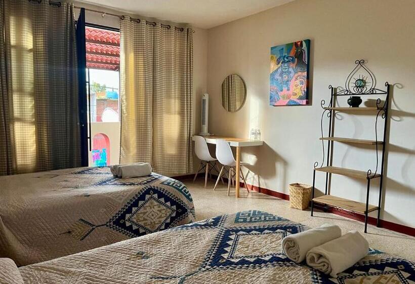 اتاق استاندارد چهارنفره با بالکن, Casa Cempoal