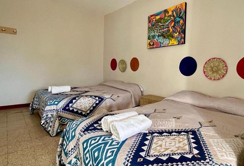 اتاق استاندارد چهارنفره با بالکن, Casa Cempoal