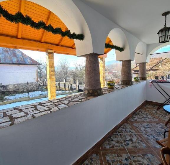 4间卧室的房子, Casa Hera