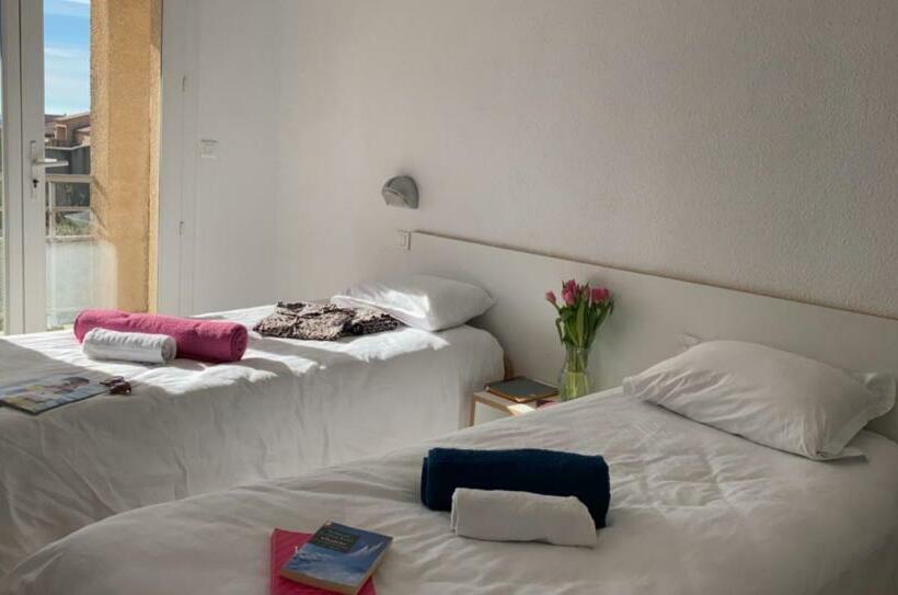 דירת חדר, Ulvf Les Romarins