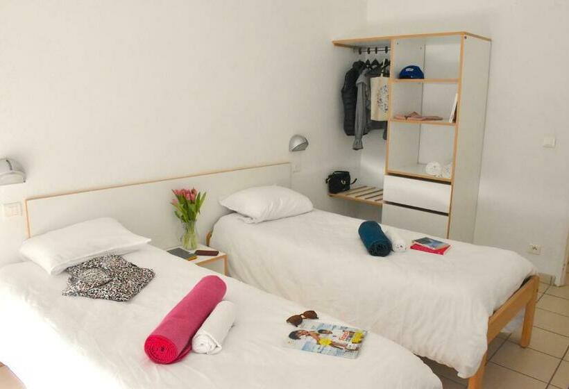 דירת שני חדרים, Ulvf Les Romarins