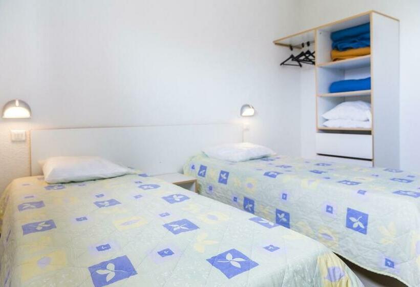 דירת שני חדרים, Ulvf Les Romarins