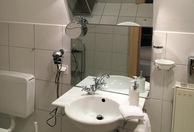 اتاق استاندارد یک نفره, Gästehaus Höpkens Ruh