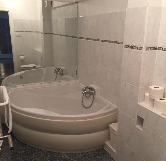 آپارتمان 2 خوابه, Apartments Les Jardins