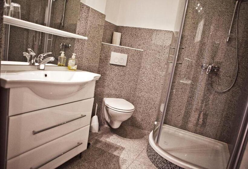 اتاق راحتی, Apartments Les Jardins