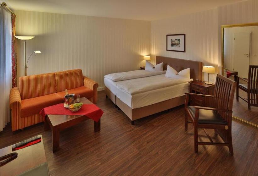 수피리어 룸, Elefant