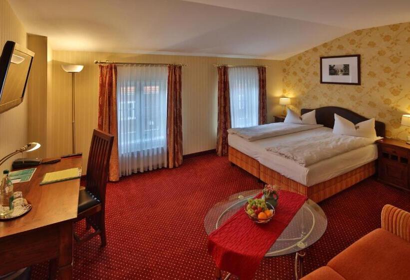 수피리어 룸, Elefant