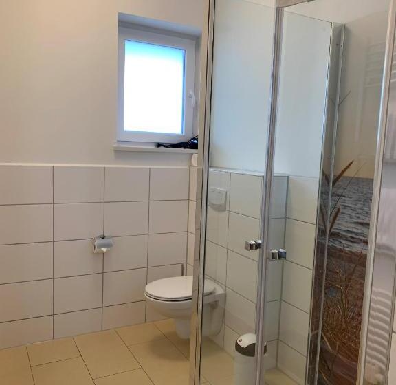 低层单卧公寓, Goor Und Apartmenthaus