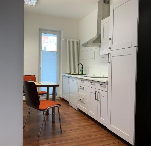 低层单卧公寓, Goor Und Apartmenthaus