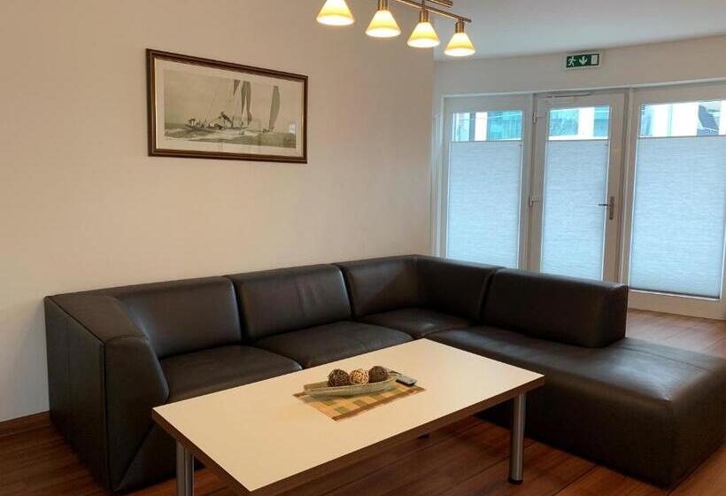 低层单卧公寓, Goor Und Apartmenthaus