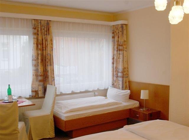 غرفة قياسية ثلاثية, Hohenzollern