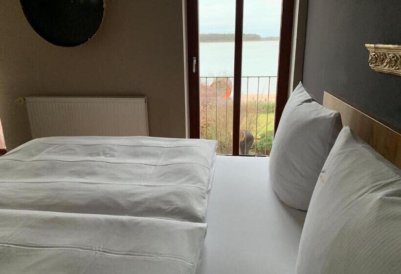 غرفة قياسية مطلّة علي البحيرة, Inselhof