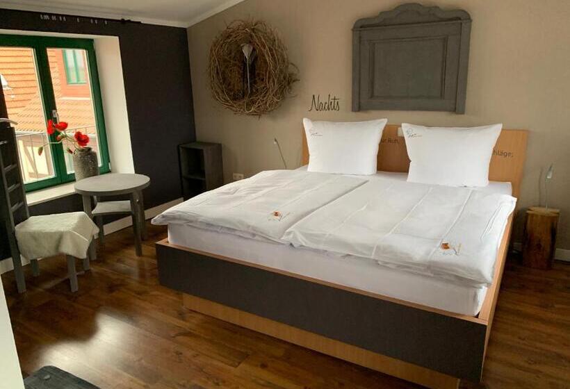 غرفة قياسية مطلّة علي البحيرة, Inselhof