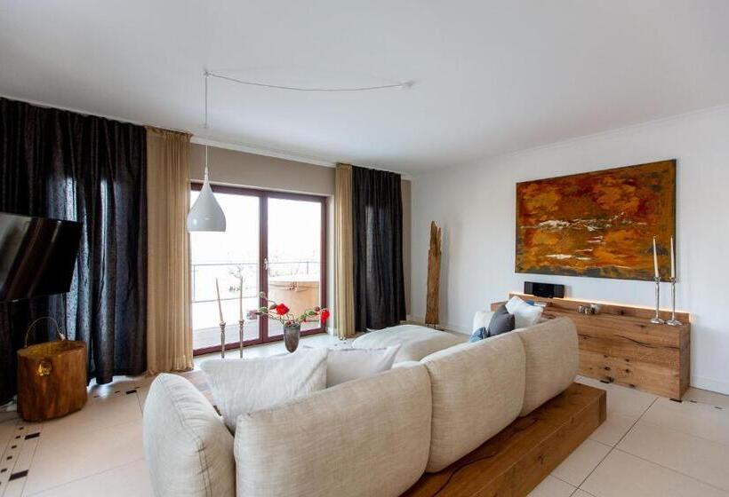 شقة غرفة واحدة, Inselhof