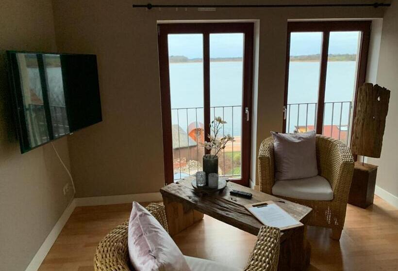 غرفة قياسية مطلّة علي البحيرة, Inselhof