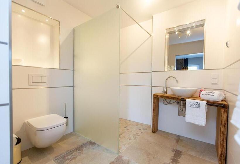 غرفة قياسية مطلّة علي البحيرة, Inselhof