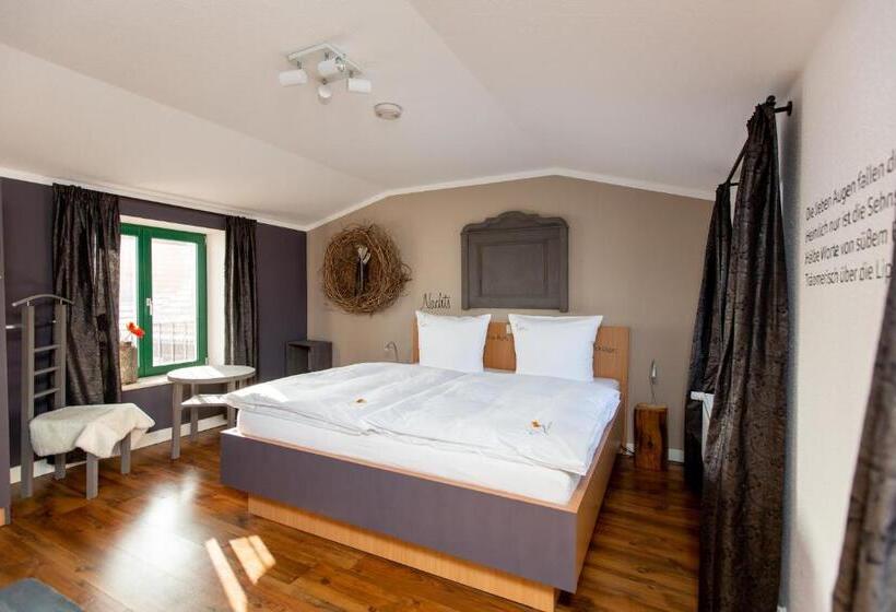 غرفة قياسية مطلّة علي البحيرة, Inselhof